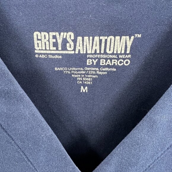 3 scrub tops Size medium - Picture 12 of 16